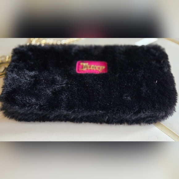 JUICY COUTURE FAUX FUR WRISTLET black - Picture 2 of 6
